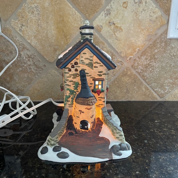 Department 56 Heritage Village Collection Dicken’s Village Series “The Maltings” - Picture 2 of 10